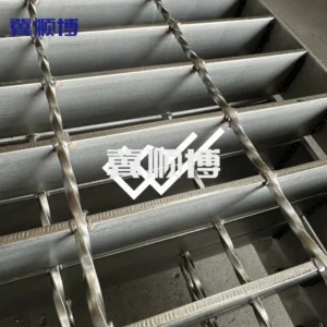 Stainless steel - pressure-welded steel grating