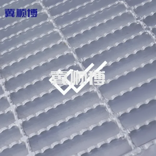 Carbon steel - serrated steel grating - Image 5