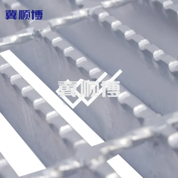 Carbon steel - serrated steel grating - Image 4