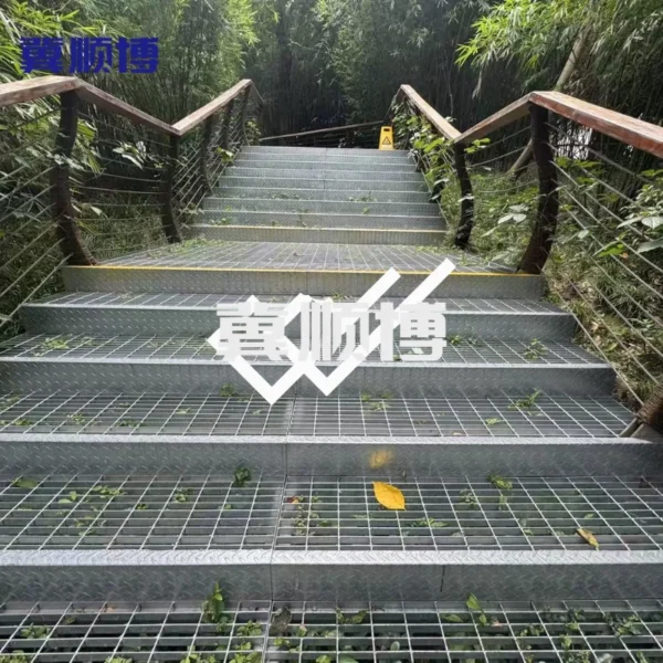 Steel grating for park walkways - Image 5